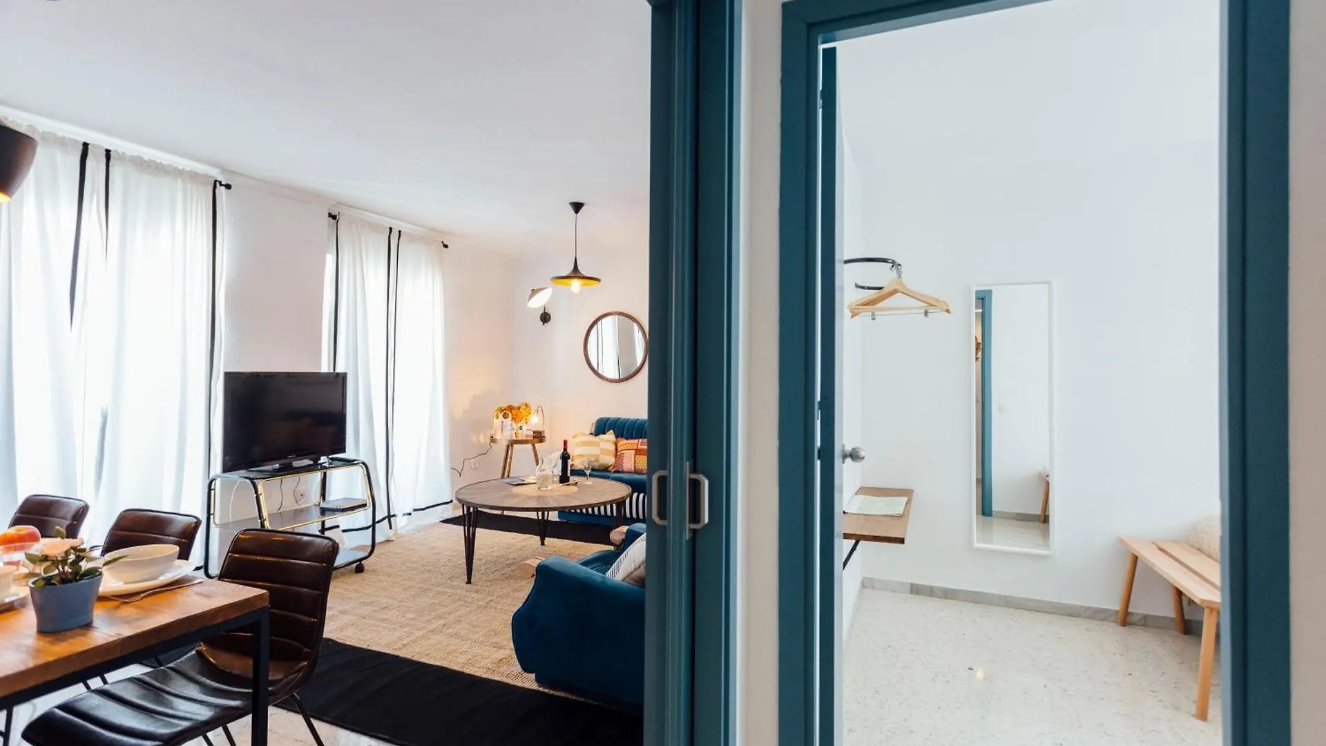 Stunning And Colorful- 4Bd 2Bth- Santa Cruz Appartement Sevilla Spanje