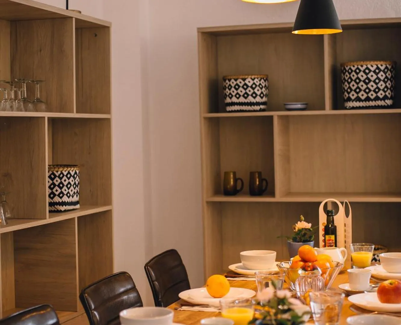 Stunning And Colorful- 4Bd 2Bth- Santa Cruz Apartment Seville