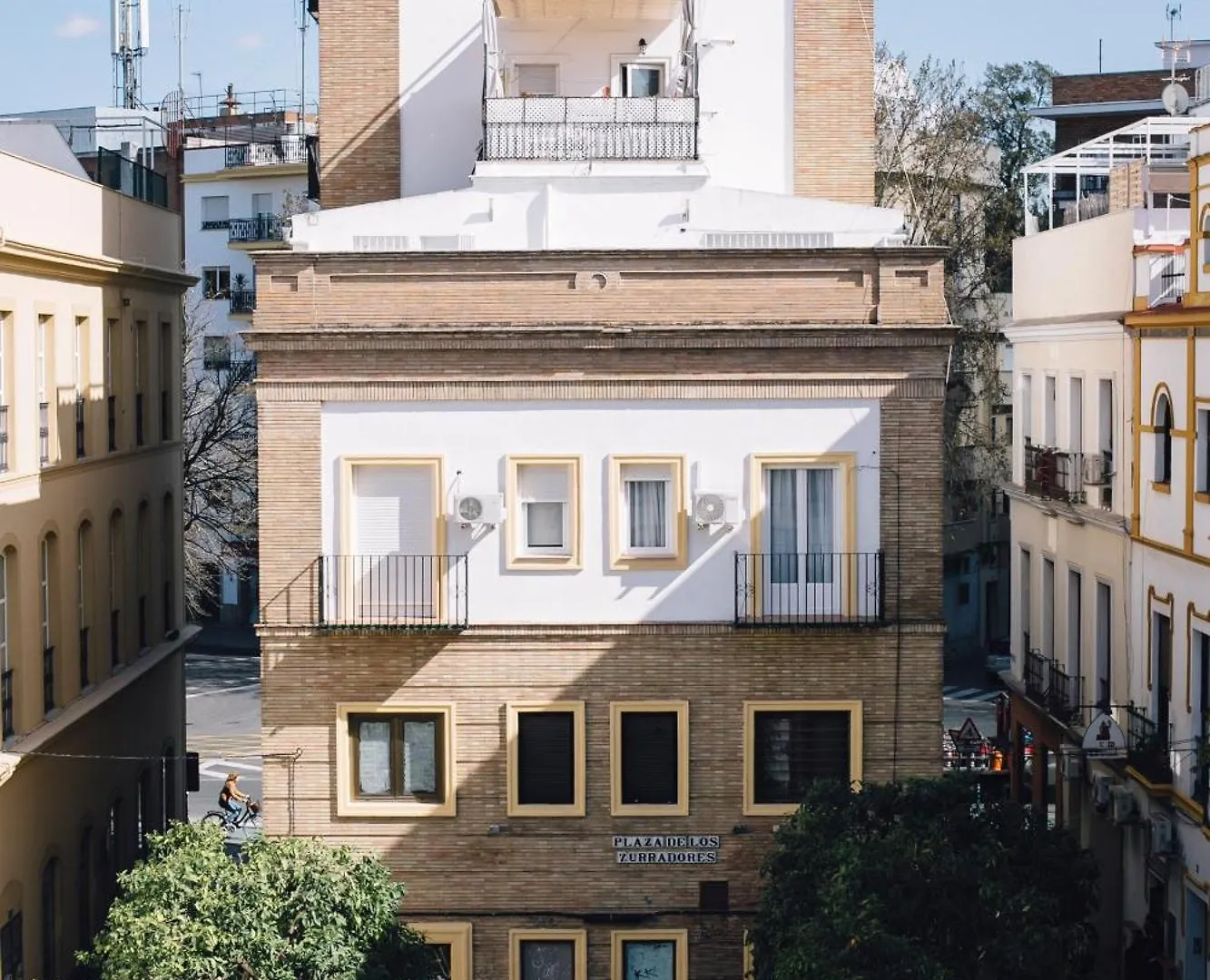 Stunning And Colorful- 4Bd 2Bth- Santa Cruz Apartment Seville
